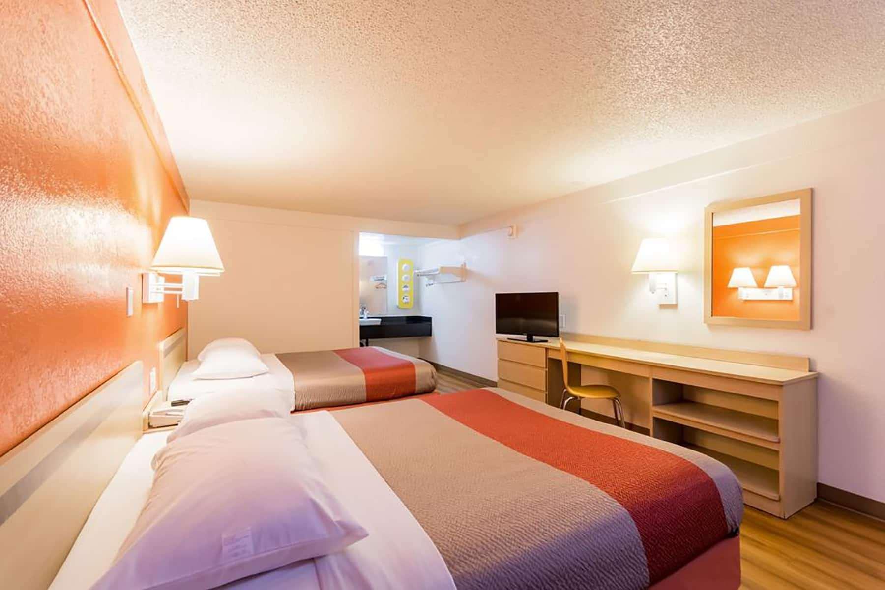 Travelodge By Wyndham Essington / Philadelphia Airport Exterior photo