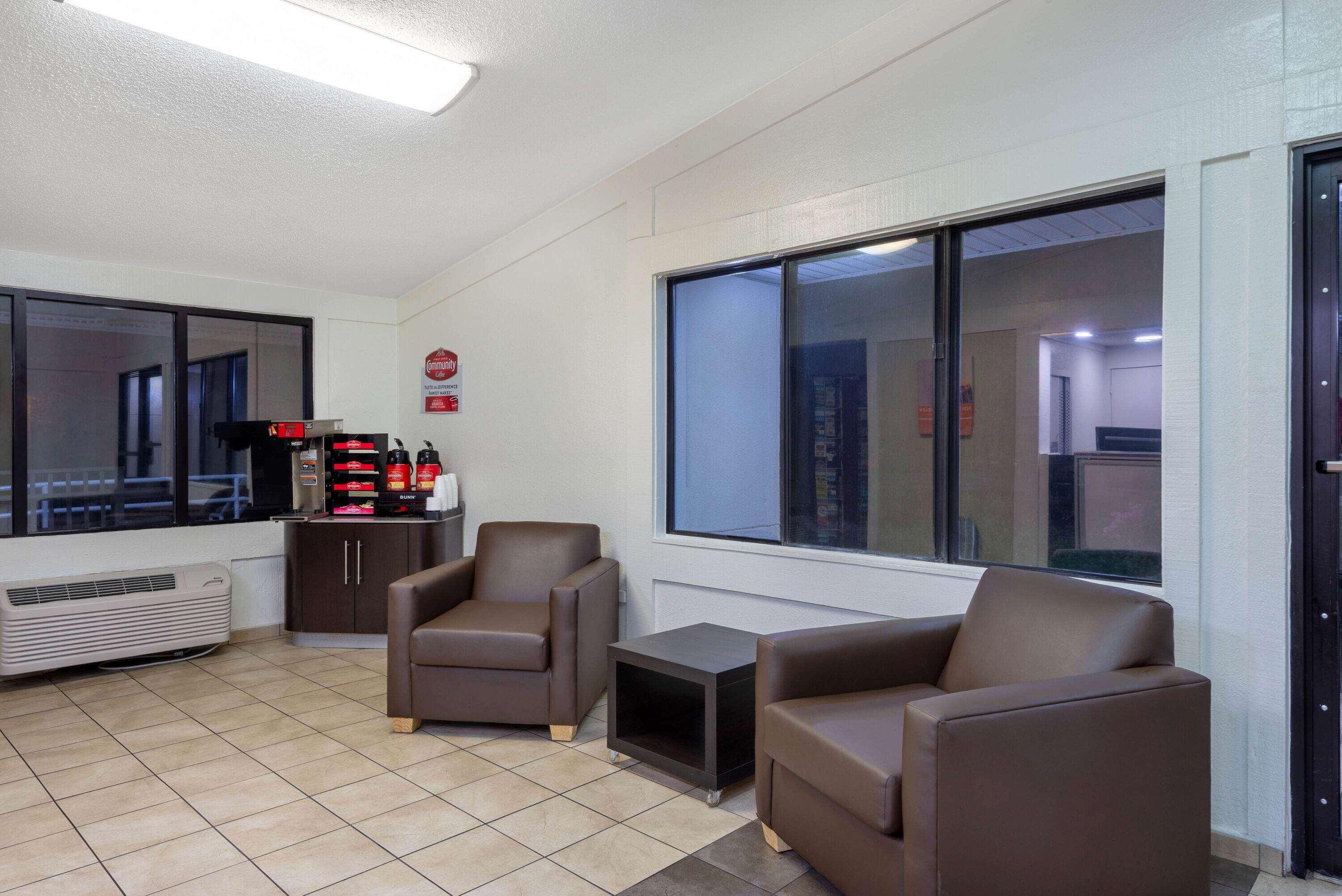 Travelodge By Wyndham Essington / Philadelphia Airport Exterior photo